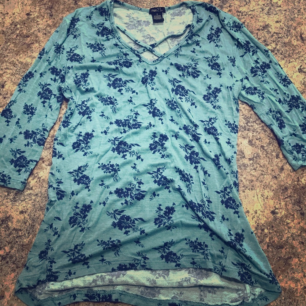 Blue with flowers ¾ sleeved top